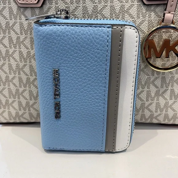 MICHAEL KORS Jet Set Travel Medium Color-Block Zip Around Wallet
LT SKY MLT
NWT - Picture 13 of 16